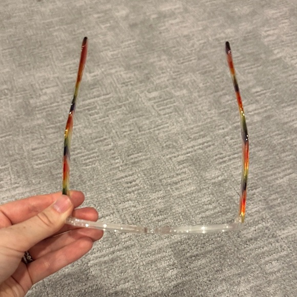 Besty Johnson Glass Frames - Picture 5 of 8